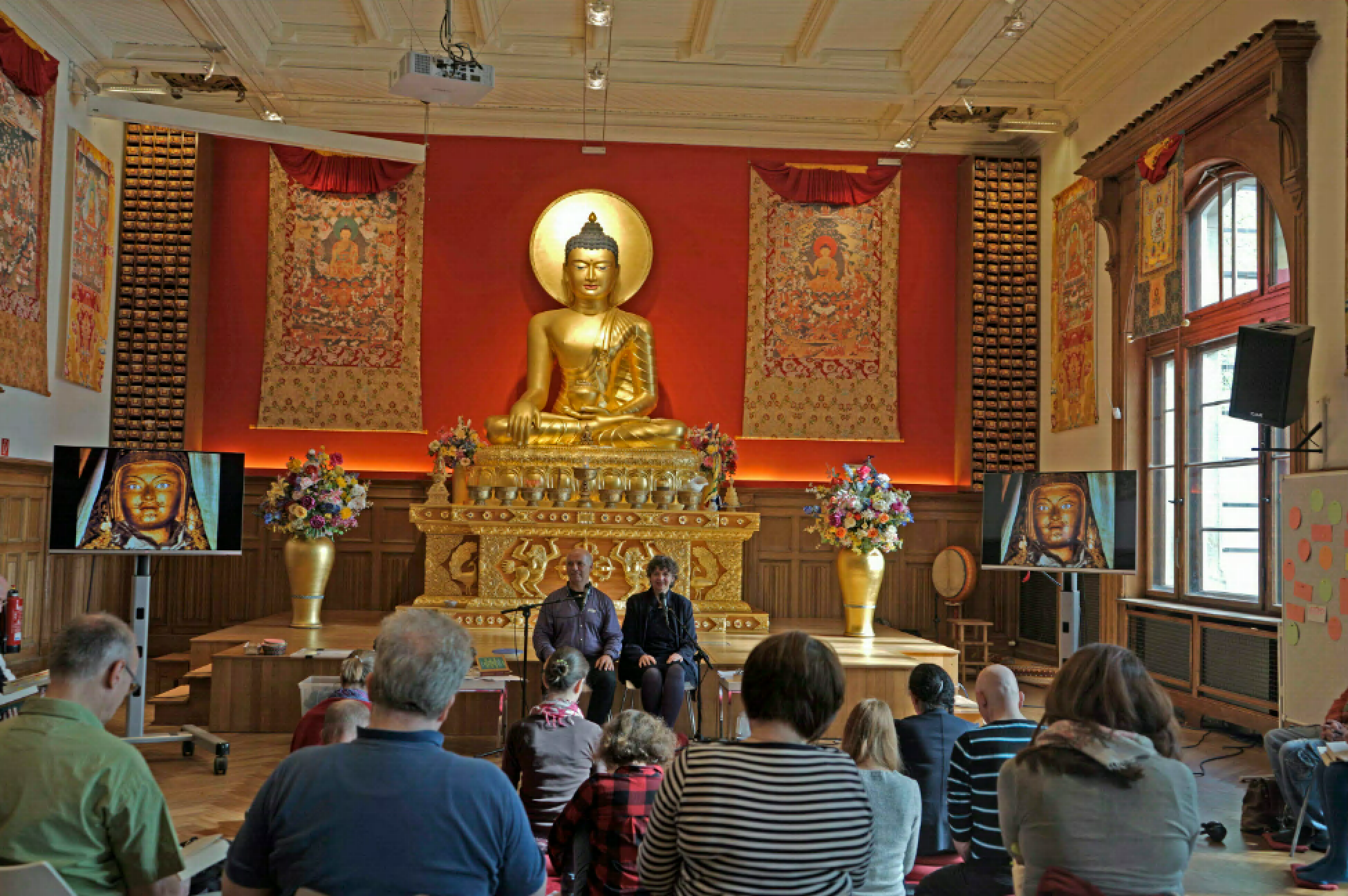 Erscheinung des Tibetischen Buchs vom Leben und vom Sterben auf Deutsch, Sogyal Rinpoche (1993)